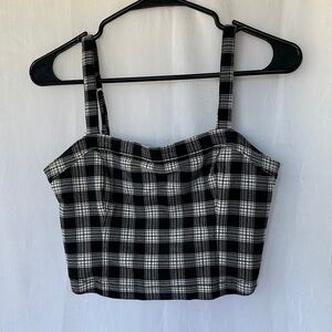 3/$20💥 Hollister Cropped Sleeveless Black & White‎ Plaid Camisole Tank Top